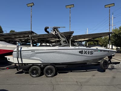 BOATZON | Axis Wake Research A225 2026