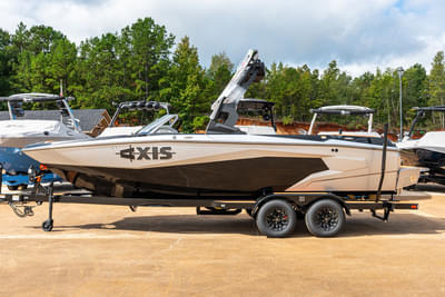 BOATZON | Axis Wake Research A225 2026