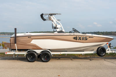 BOATZON | Axis Wake Research A225 2026