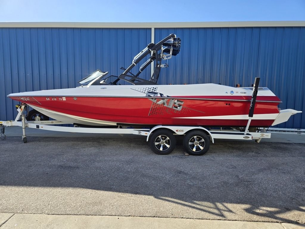 2014 Axis Wake Research A24 - Sold Boat