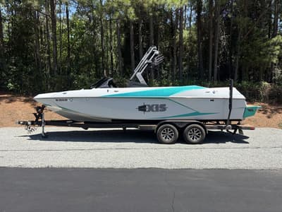 BOATZON | Axis Wake Research A24 2020