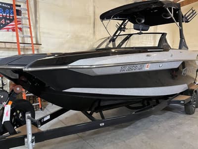 BOATZON | Axis Wake Research A24 2022