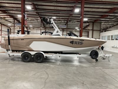 BOATZON | Axis Wake Research A245 2025