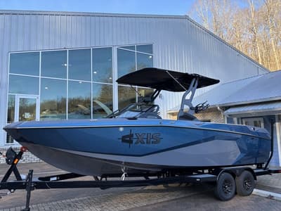 BOATZON | Axis Wake Research A245 2026