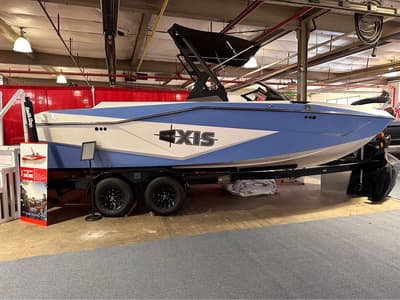 BOATZON | Axis Wake Research AXIS T220r 2024