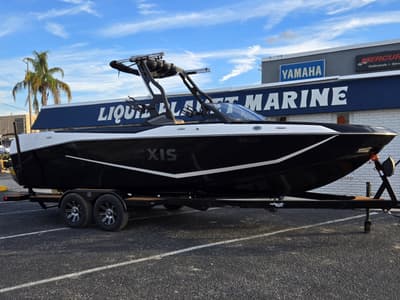 BOATZON | Axis Wake Research T Series T250 2026