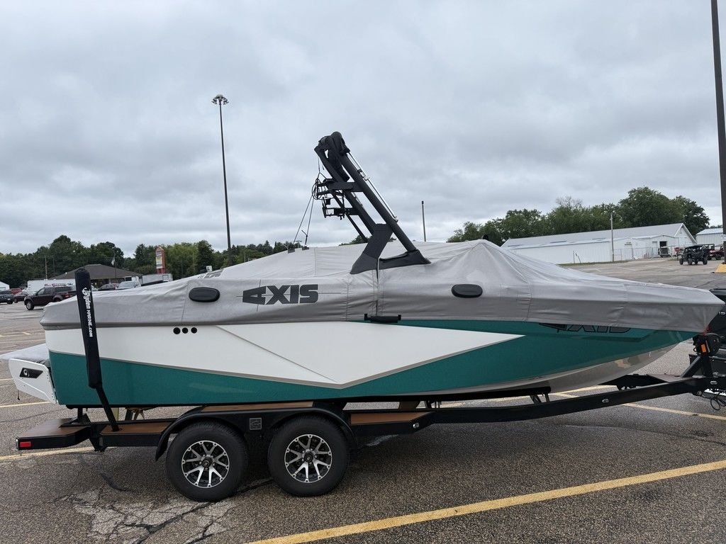 2022 Axis Wake Research T220 - Sold Boat