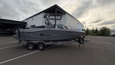 BOATZON | Axis Wake Research T220 2023