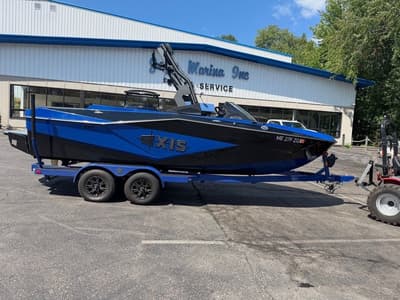 BOATZON | Axis Wake Research T220 2025