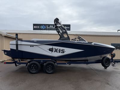 BOATZON | Axis Wake Research T220 2026