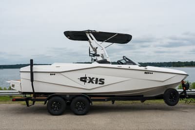 BOATZON | Axis Wake Research T220 2026