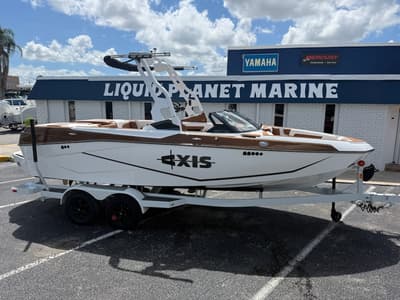 BOATZON | Axis Wake Research T220 2027 BOATZON | Axis Wake Research T220 2027