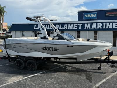 BOATZON | Axis Wake Research T220 2027 BOATZON | Axis Wake Research T220 2027