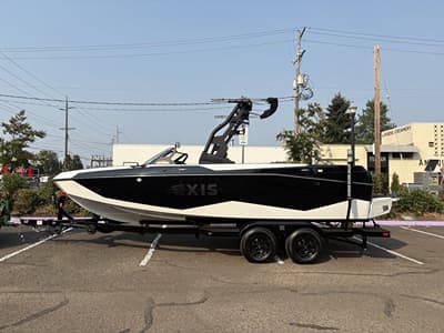 BOATZON | Axis Wake Research T220 2027