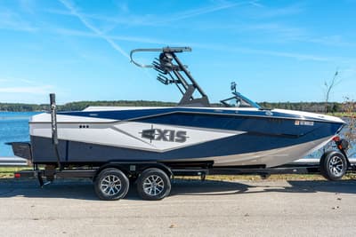 BOATZON | Axis Wake Research T235 2023