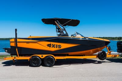 BOATZON | Axis Wake Research T235 2026