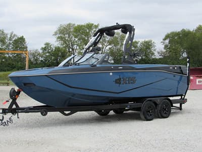 BOATZON | Axis Wake Research T235 2027