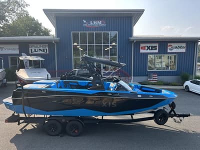 BOATZON | Axis Wake Research T235 2027