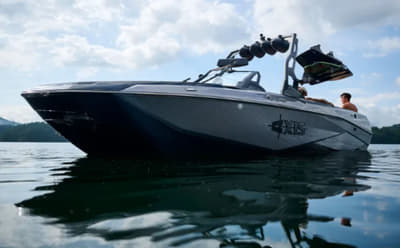 BOATZON | Axis Wake Research T235 2027