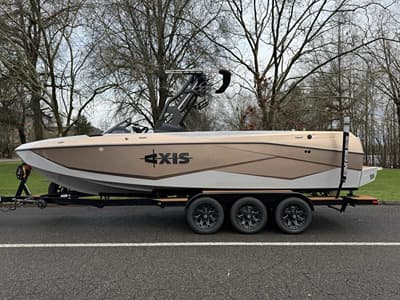 BOATZON | Axis Wake Research T250 2026