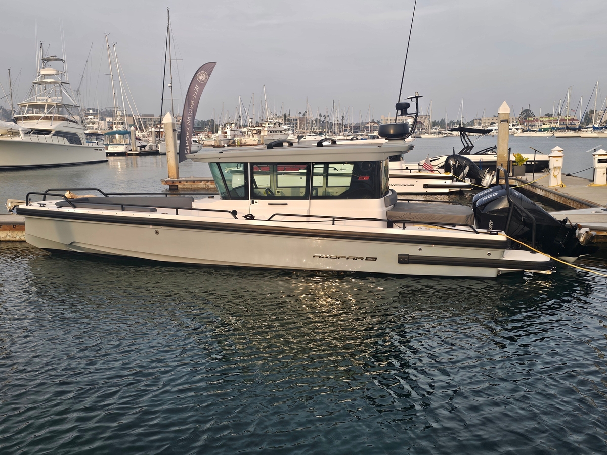 2021 Axopar 28 Cabin AC - Sold Boat