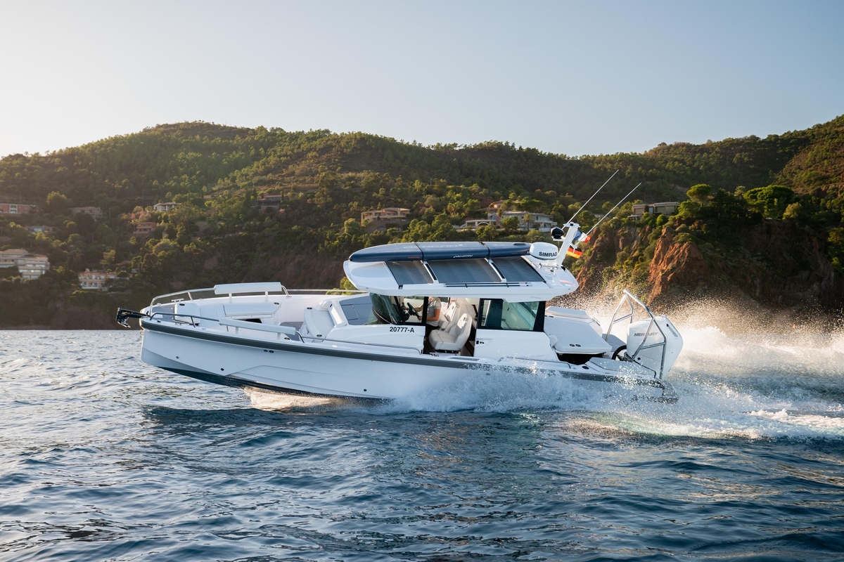 2026 Axopar 29 XC AC Twin 200 Brabus Plat Grey MED - Sold Boat