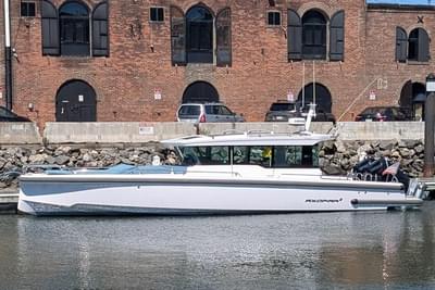 BOATZON | Axopar 37 Cross Cabin with Bench Seat V10s 2024 BOATZON | Axopar 37 Cross Cabin with Bench Seat V10s 2024