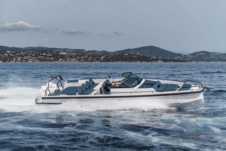 2027 Axopar 37 Spyder - Sold Boat