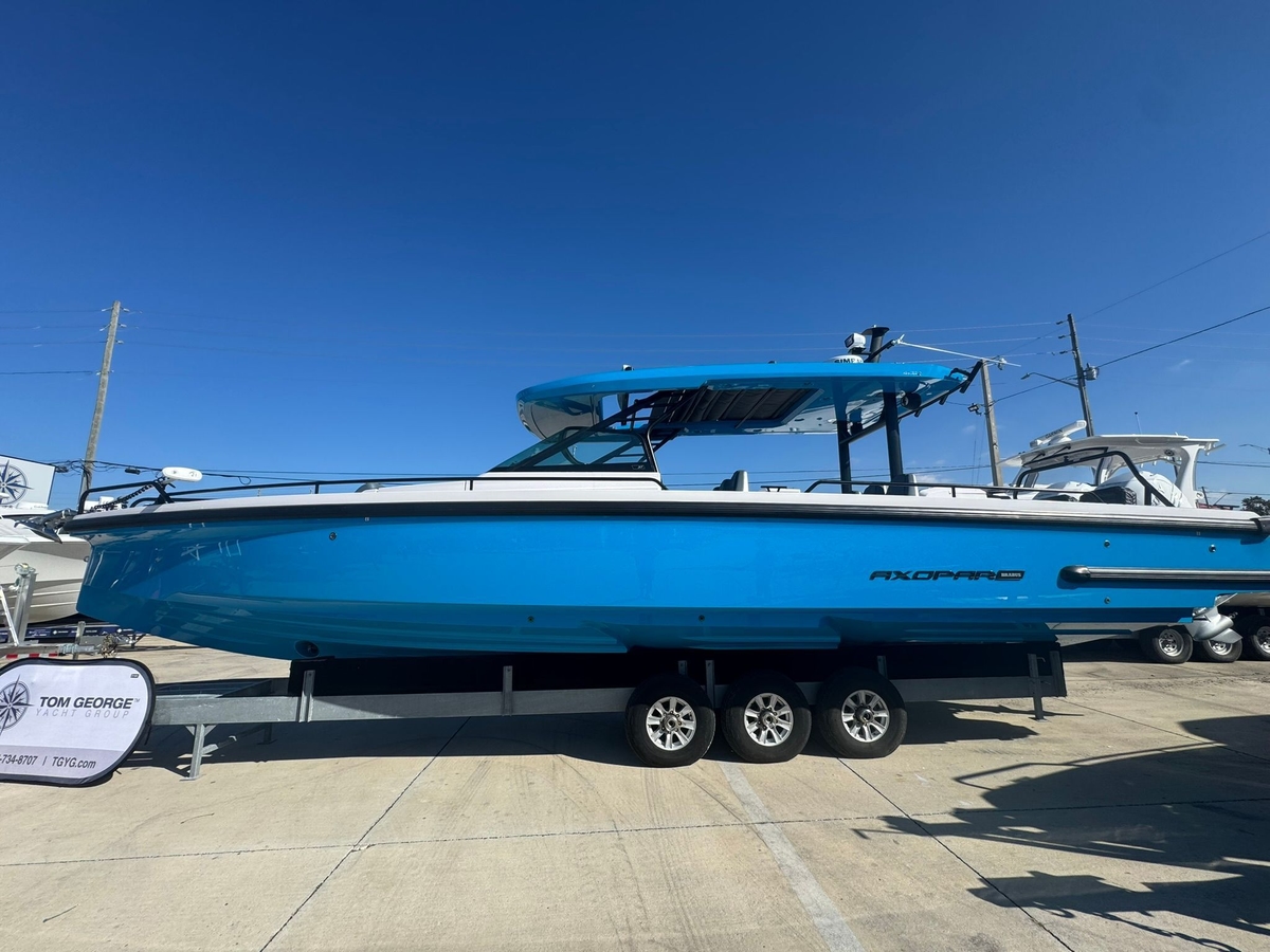 2022 Axopar 37 SUN TOP - Sold Boat