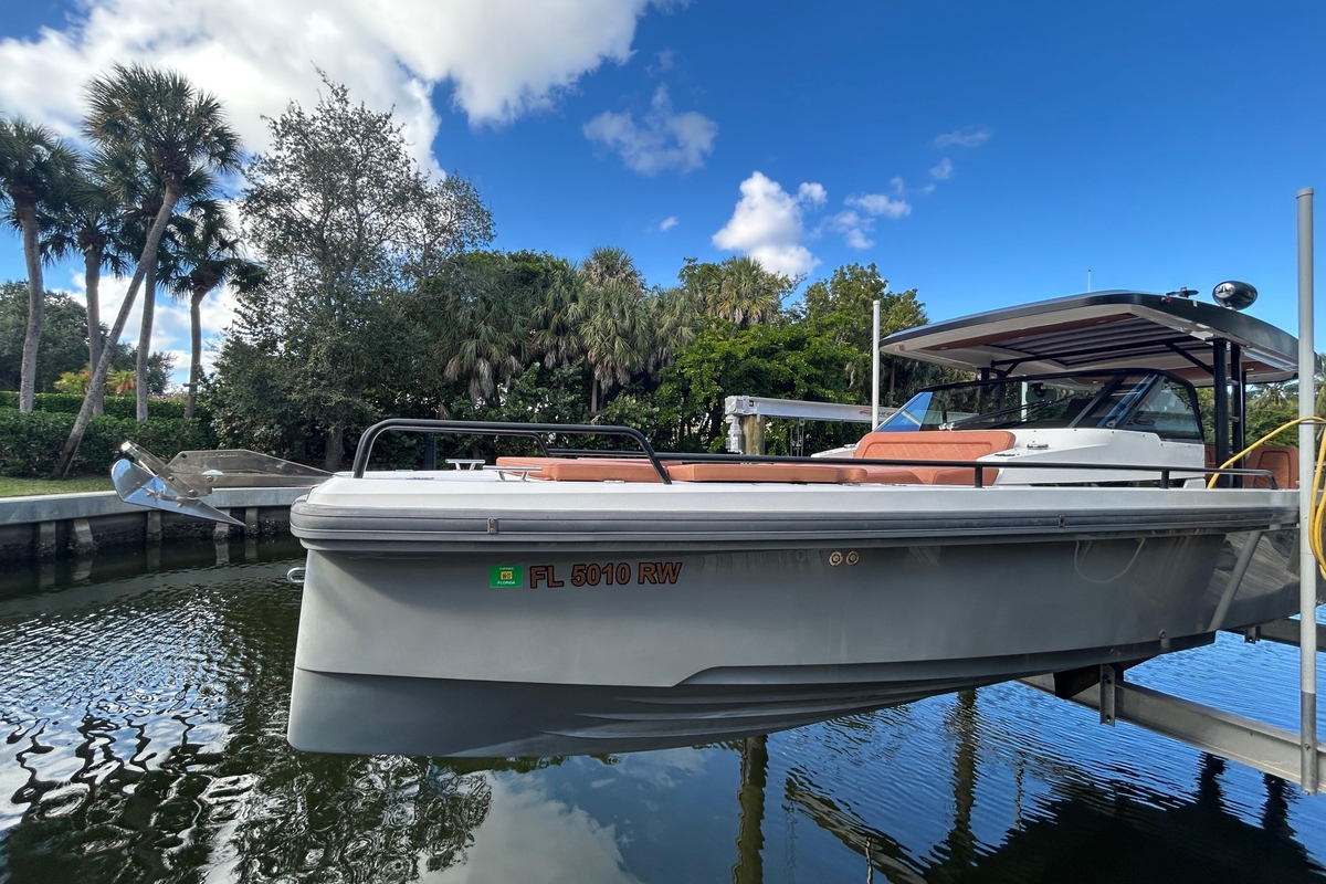 2018 Axopar 37 SUN TOP BRABUS - Sold Boat