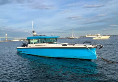 BOATZON | Axopar 37 XC Cross Cabin 2020