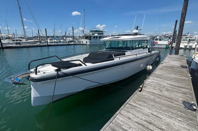 BOATZON | Axopar 37 XC Cross Cabin 2020