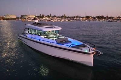 BOATZON | Axopar 37 XC Cross Cabin 2022