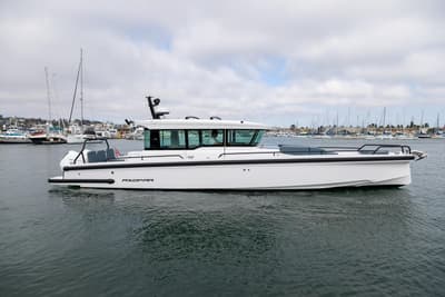 BOATZON | Axopar 37 XC Cross Cabin 2023