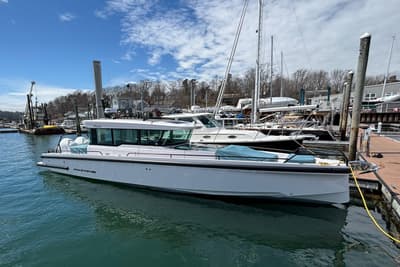 BOATZON | Axopar 37 XC Cross Cabin 2023