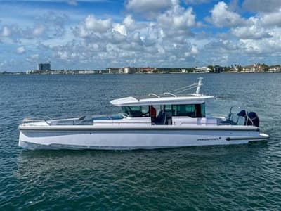 BOATZON | Axopar 37 XC Cross Cabin 2024