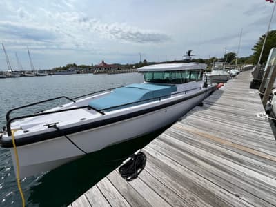 BOATZON | Axopar 37 XC Cross Cabin 2024