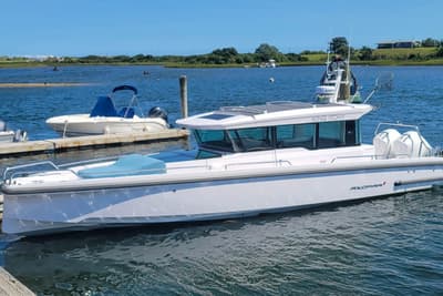 BOATZON | Axopar 37 XC Cross Cabin 2024