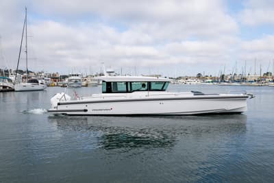 BOATZON | Axopar 37 XC Cross Cabin 2024