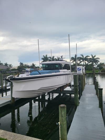 BOATZON | Axopar 37 XC Cross Cabin 2024