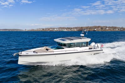 BOATZON | Axopar 37 XC Cross Cabin 2024