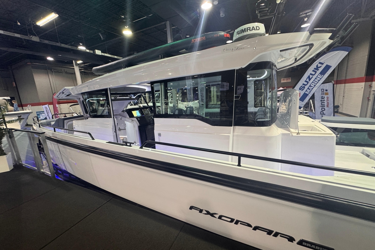 2025 Axopar 37 XC Cross Cabin - Sold Boat