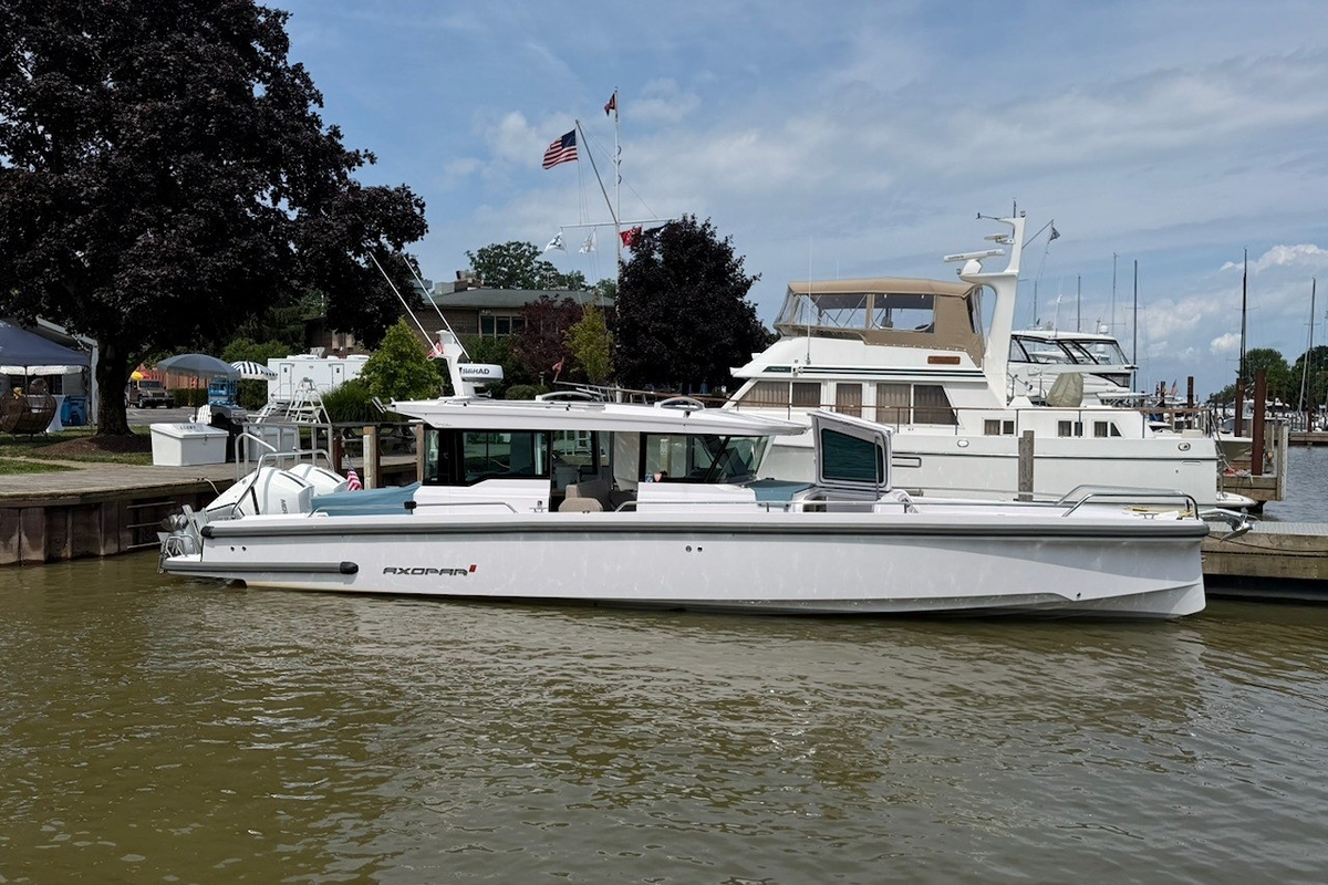 2025 Axopar 37 XC Cross Cabin - Sold Boat