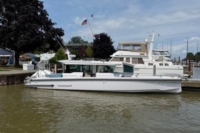 BOATZON | Axopar 37 XC Cross Cabin 2025