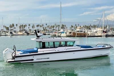 BOATZON | Axopar 37 XC Cross Cabin 2025