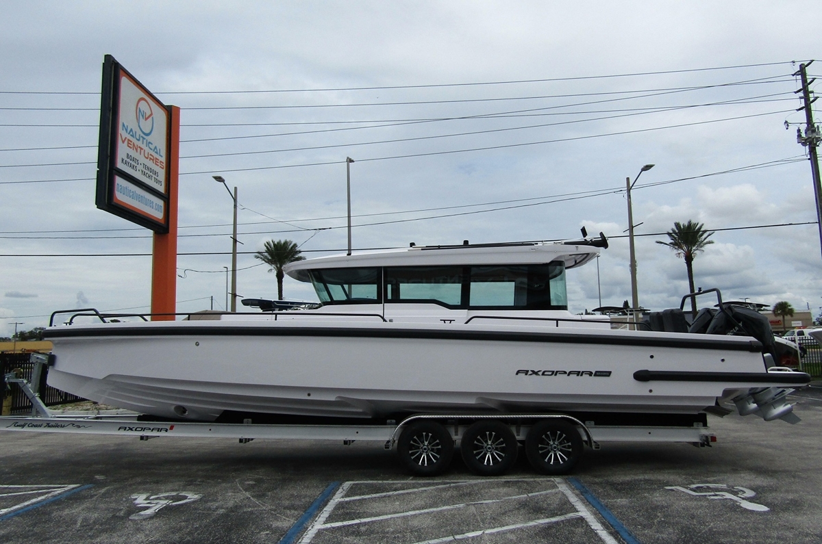 2024 Axopar 37XC CROSS CABIN - Sold Boat