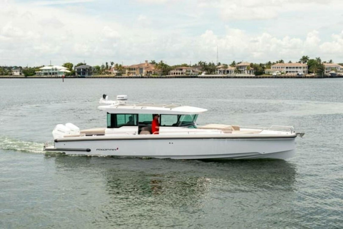 2024 Axopar 37XC CROSS CABIN - Sold Boat