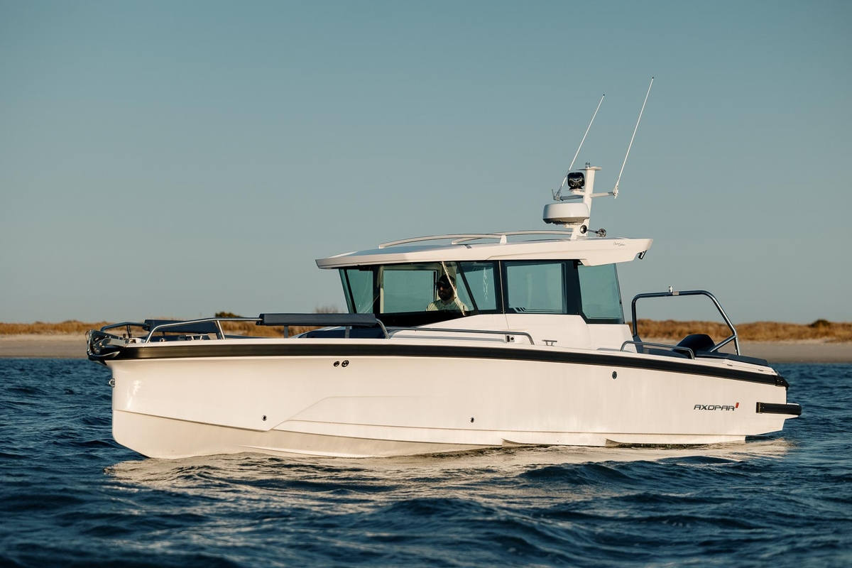 2025 Axopar AX29 XC Cross Cabin USofa - Sold Boat