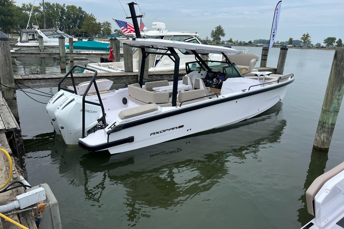 2025 Axopar SunTop - Sold Boat