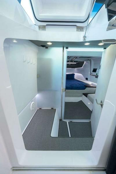 BOATZON | Axopar XC Cross Cabin Brabus 2024 BOATZON | Axopar XC Cross Cabin Brabus 2024